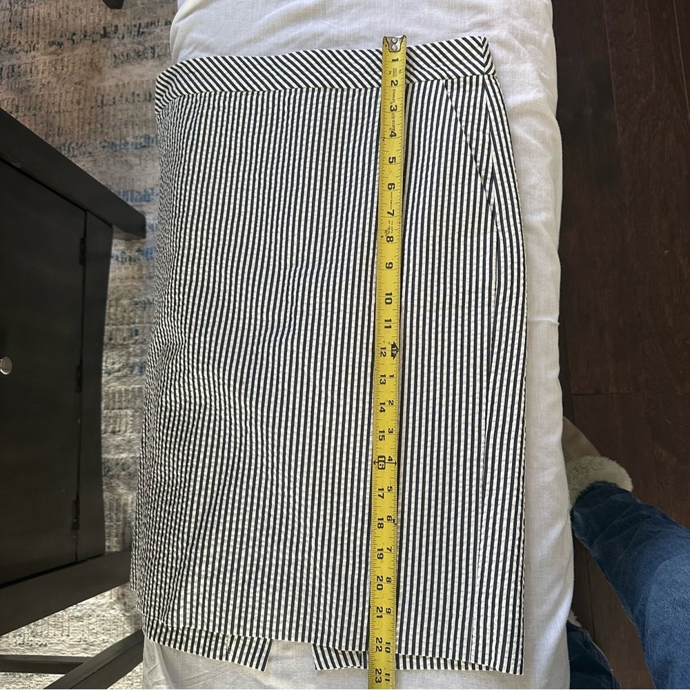 J.Crew Striped Seersucker Pencil Skirt Size 4 - Picture 11 of 11
